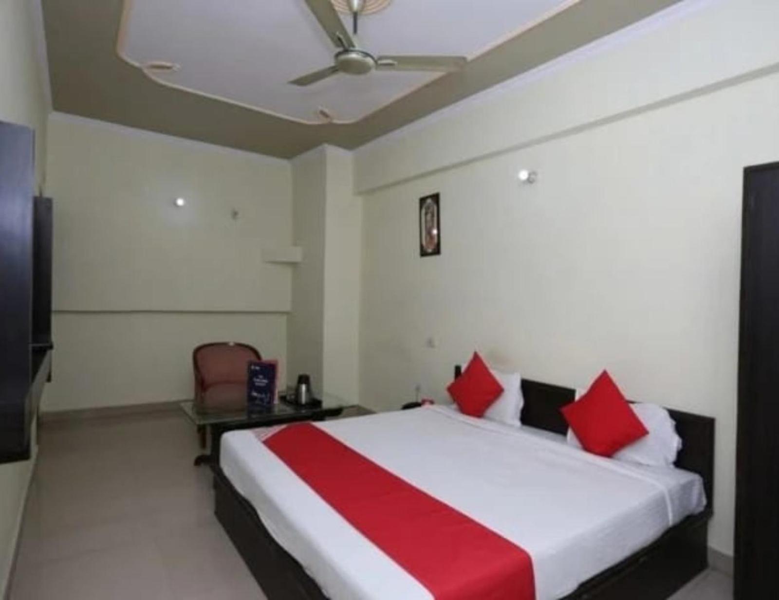 Hotel S K Palace Lucknow , Best Hotel In Lucknow , Hotel In Transport Nagar Lucknow ,Budget Hotels In Lakhnau Kültér fotó