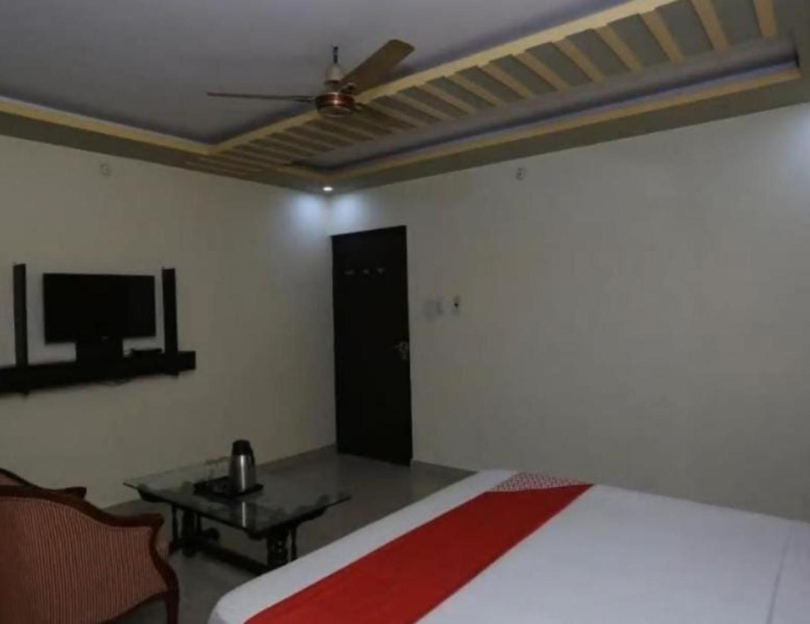 Hotel S K Palace Lucknow , Best Hotel In Lucknow , Hotel In Transport Nagar Lucknow ,Budget Hotels In Lakhnau Kültér fotó