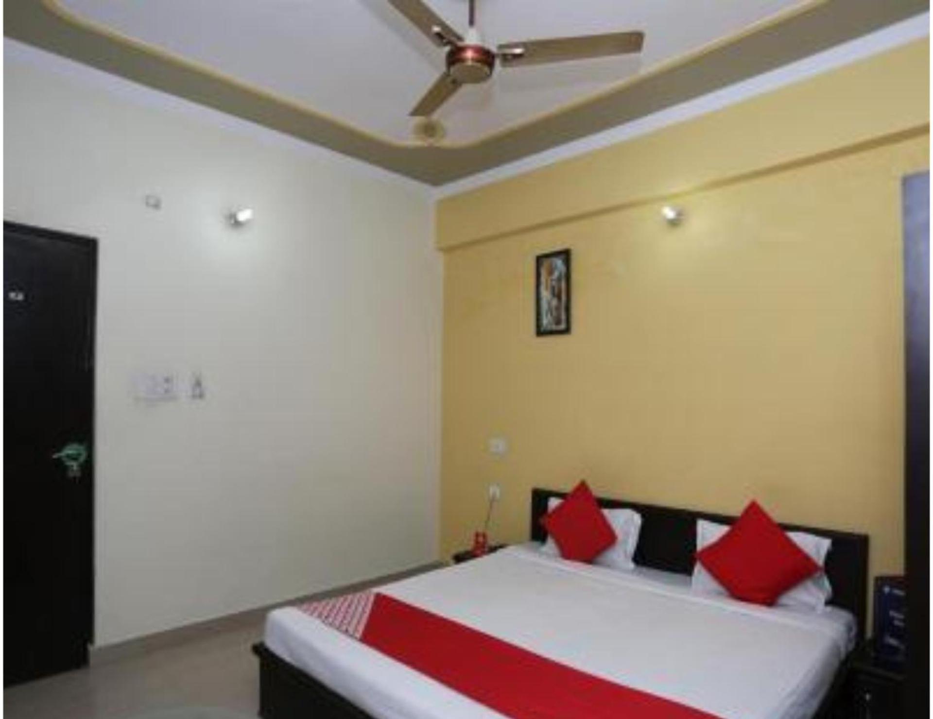 Hotel S K Palace Lucknow , Best Hotel In Lucknow , Hotel In Transport Nagar Lucknow ,Budget Hotels In Lakhnau Kültér fotó